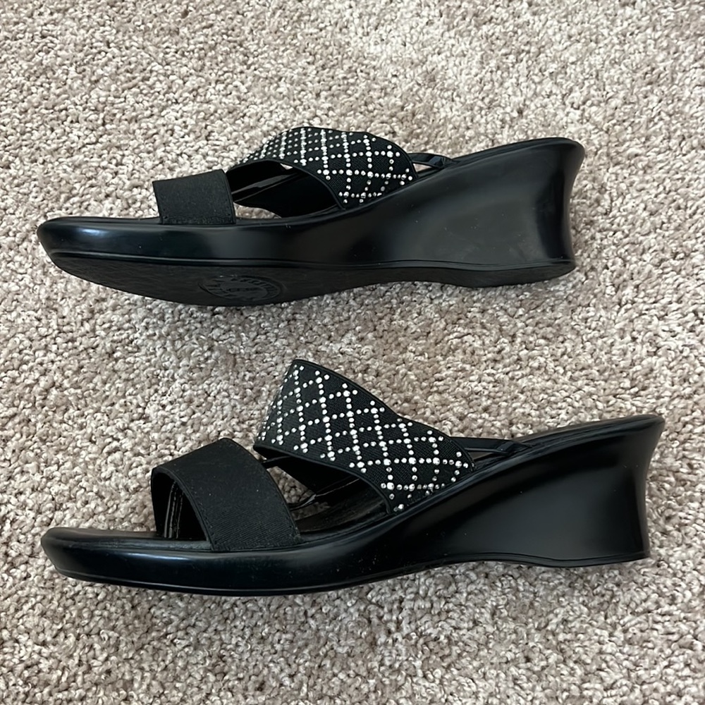 Comtesa Sandals - Picture 2 of 5